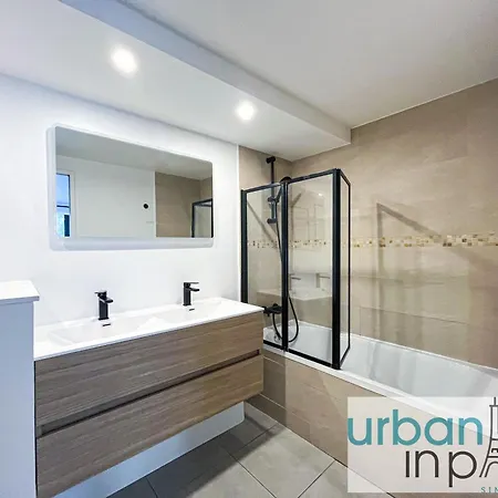 Urban Flat 194 - Spacious 3 Bedroom Montmartre Apartmán